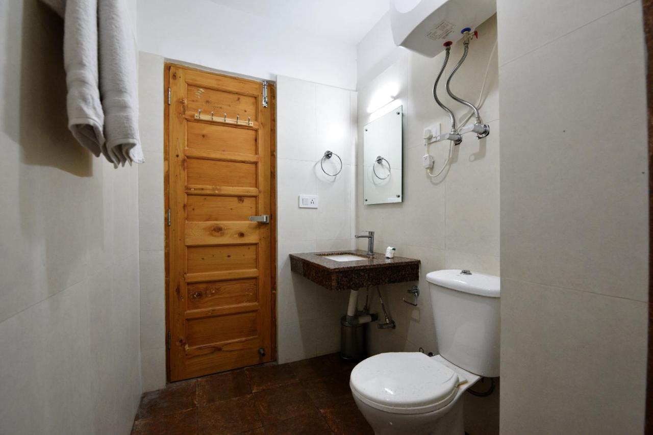 Oyo 13741 Rockwood Bnb Manāli Eksteriør billede