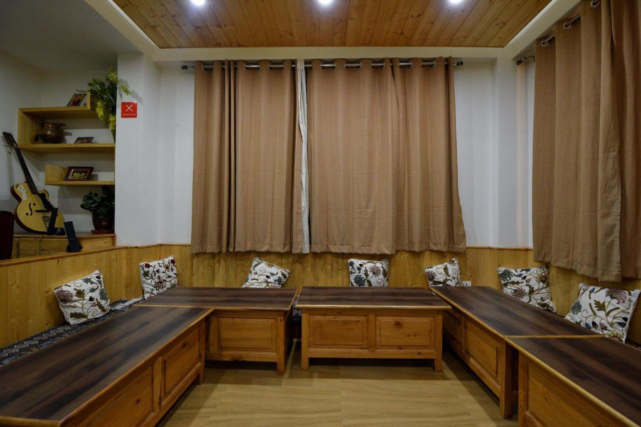 Oyo 13741 Rockwood Bnb Manāli Eksteriør billede